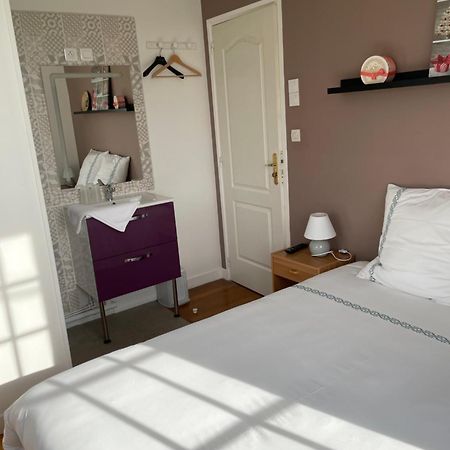 Auberge De La Roque La Roquette 外观 照片