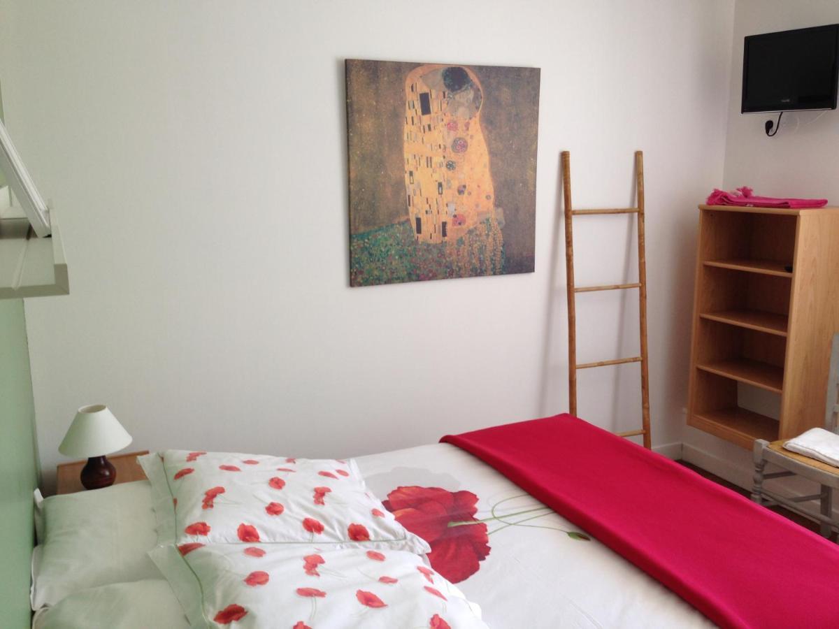 Auberge De La Roque La Roquette 外观 照片