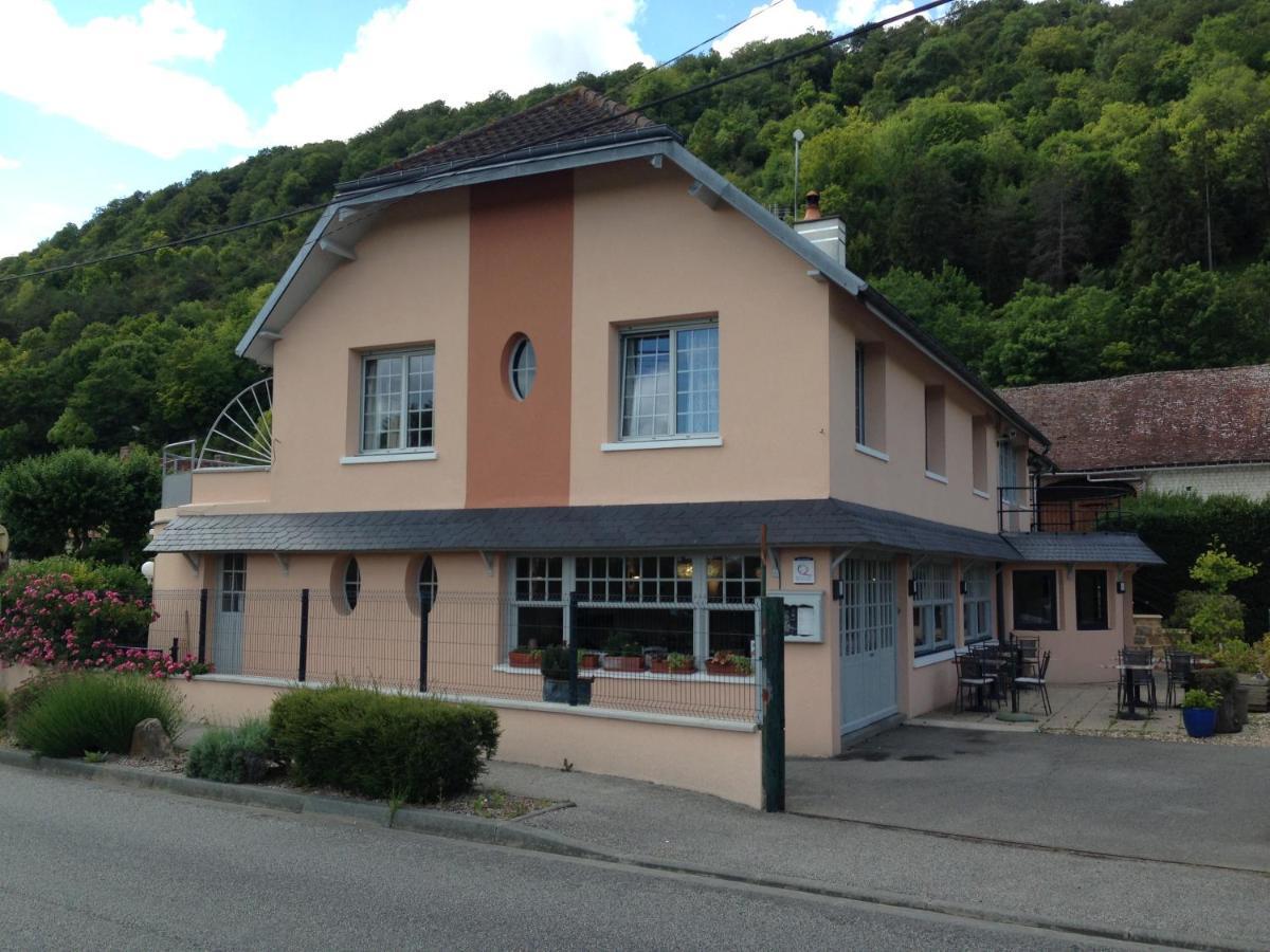 Auberge De La Roque La Roquette 外观 照片