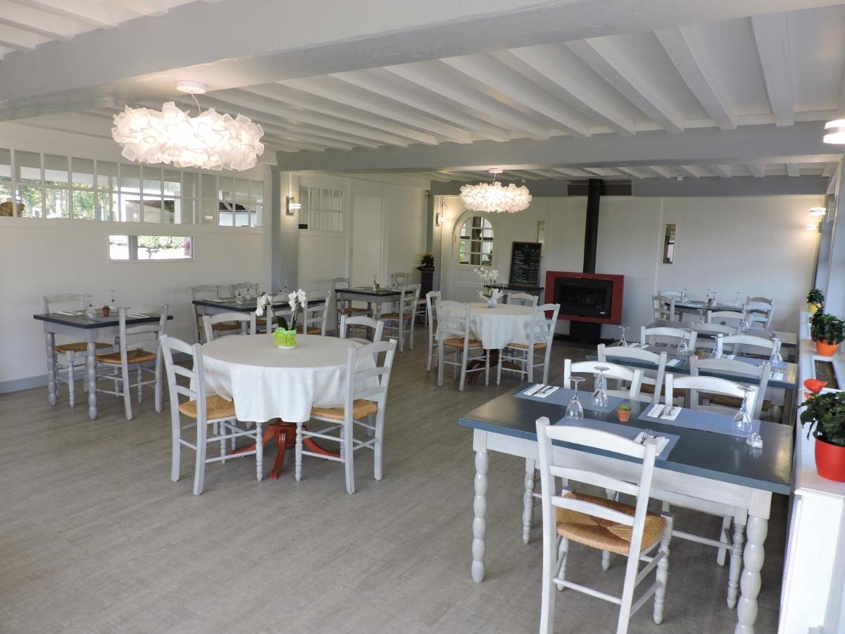 Auberge De La Roque La Roquette 外观 照片