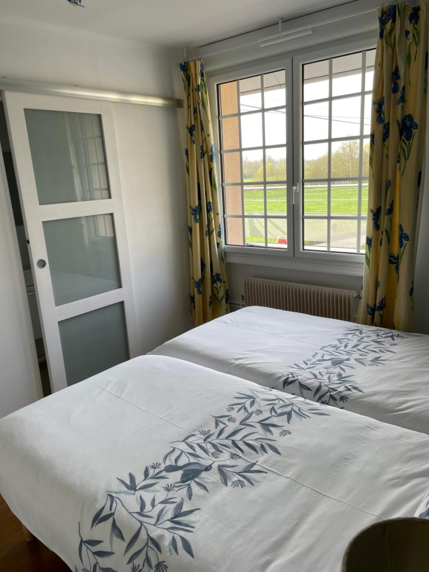 Auberge De La Roque La Roquette 外观 照片