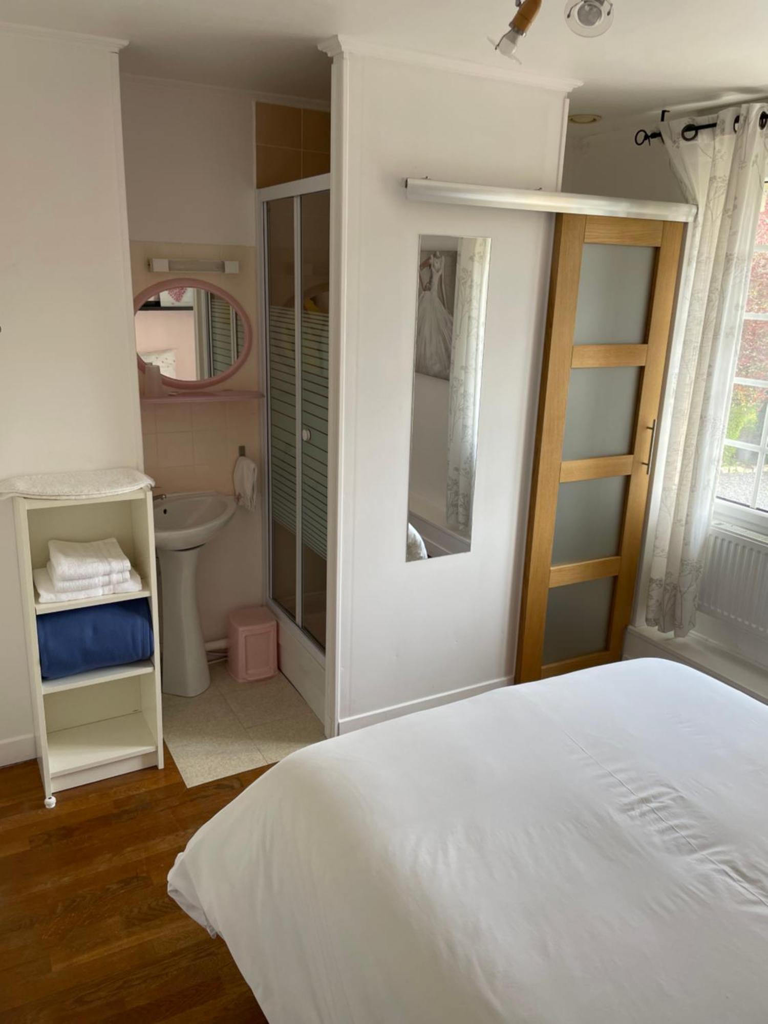 Auberge De La Roque La Roquette 外观 照片